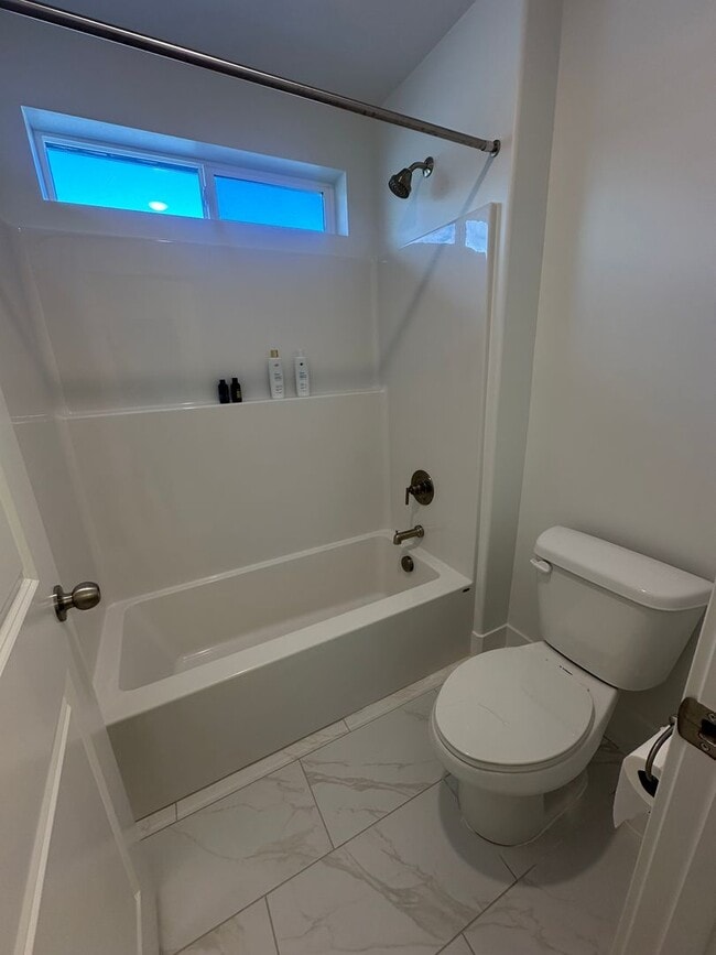 Building Photo - Absolutely STUNNING Home in Lehi!!!