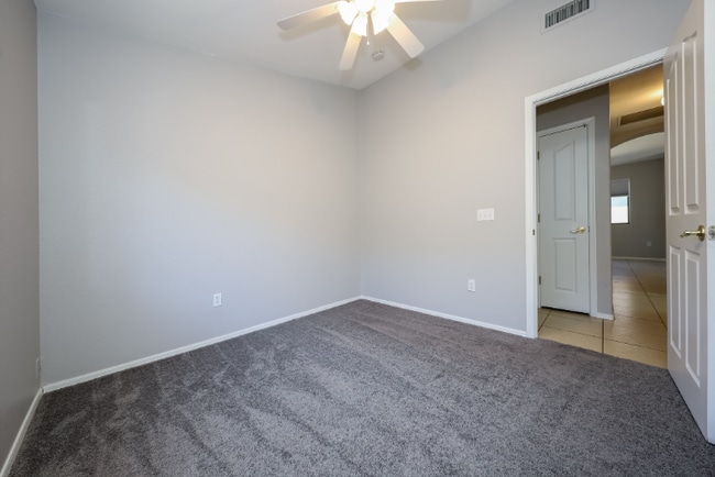 Building Photo - 6807 W Quailwood Way