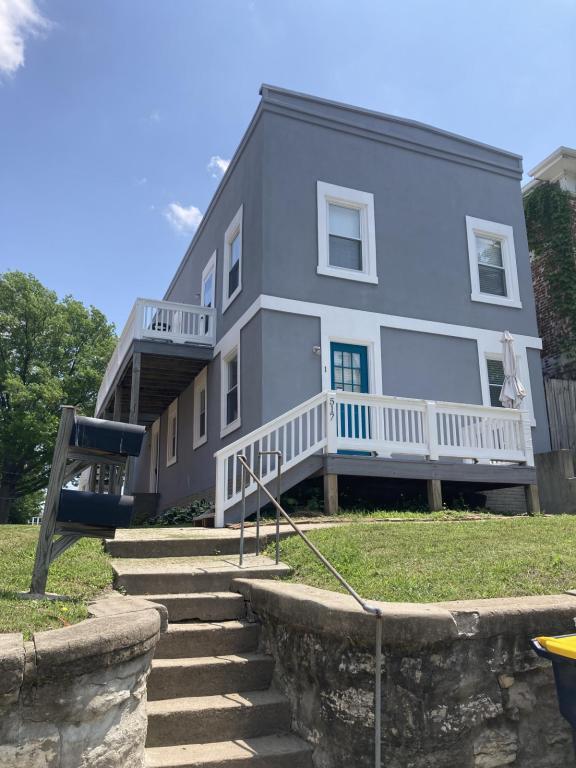 Primary Photo - 517 Holmes St