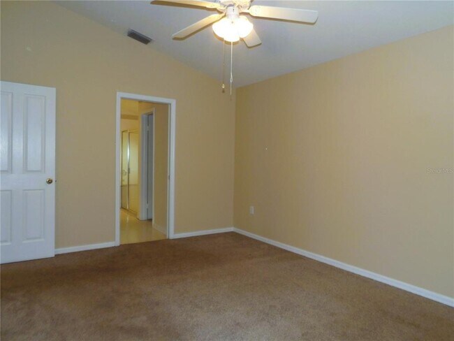 Building Photo - 1802 Durkee Pl
