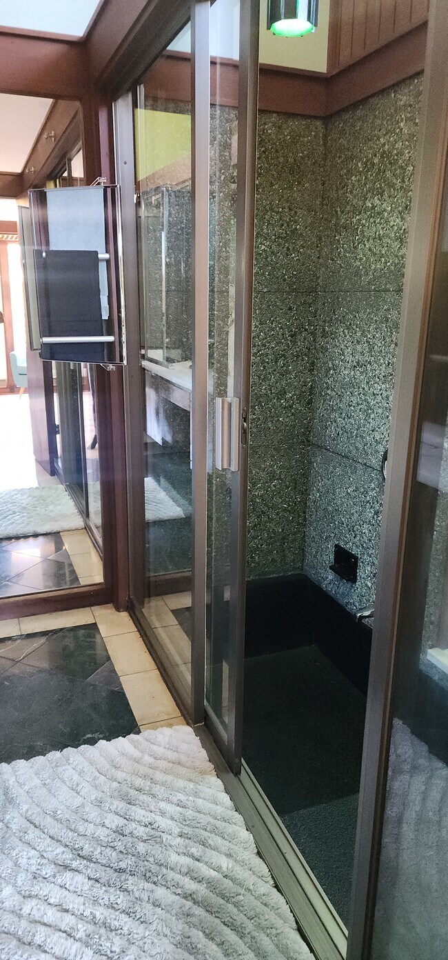 Building Photo - 100 Wimbledon Way