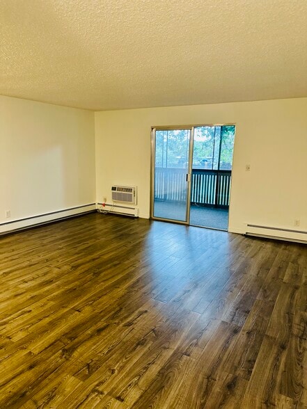 Building Photo - 3460 S Poplar St