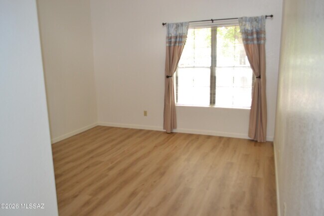 Building Photo - 5376 N Calle Del Rocio