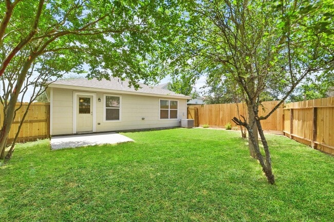 Building Photo - 3646 Fuller Bluff Dr