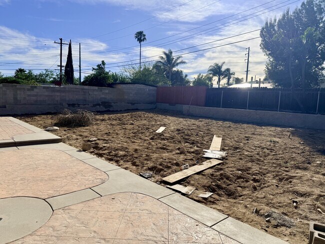 Building Photo - 10079 Hedrick Ave