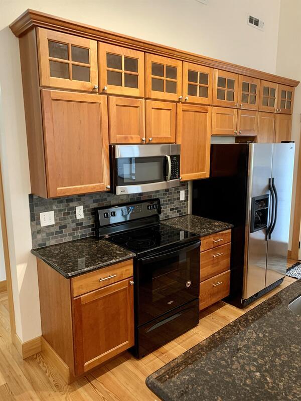 Building Photo - 636 Logan St