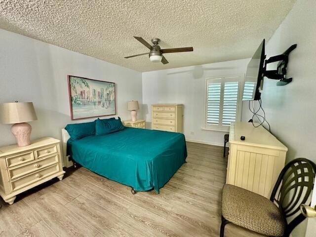 Building Photo - 18730 Stewart Cir