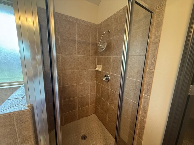 Building Photo - 19132 Cottonwood Ct