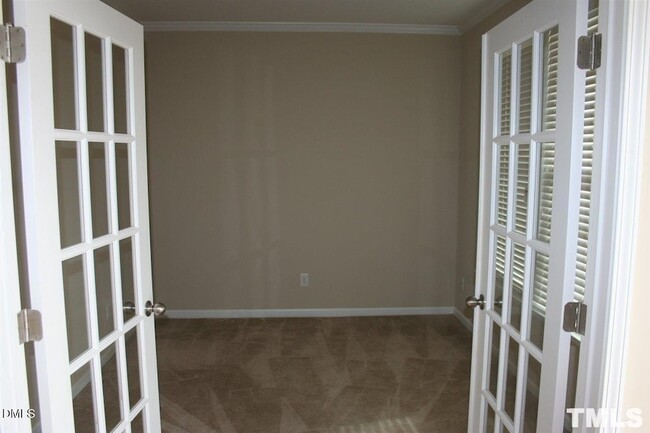 Building Photo - 805 Keystone Park Dr