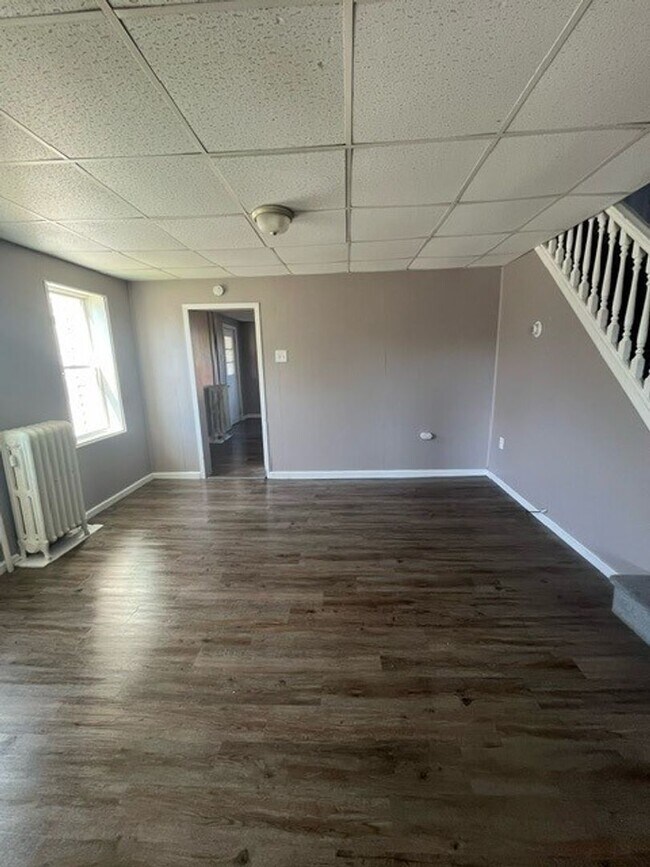 Building Photo - 3 Bed 1 bath home