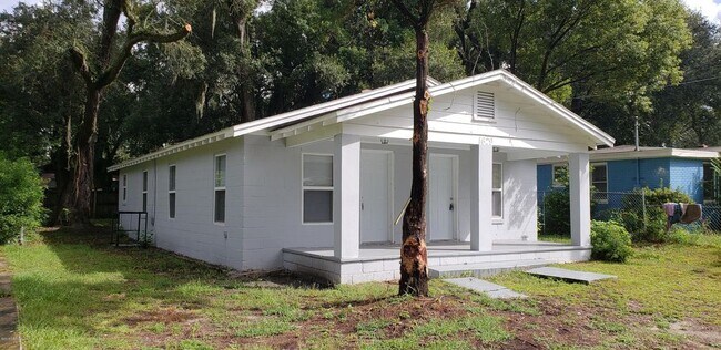 Building Photo - 1631 W 31st St