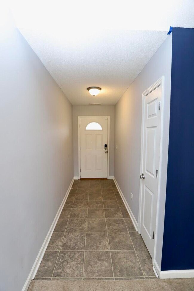 Building Photo - 60 Vinca Ct