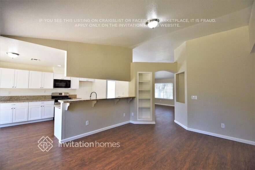 Building Photo - 8600 Luciano Ct