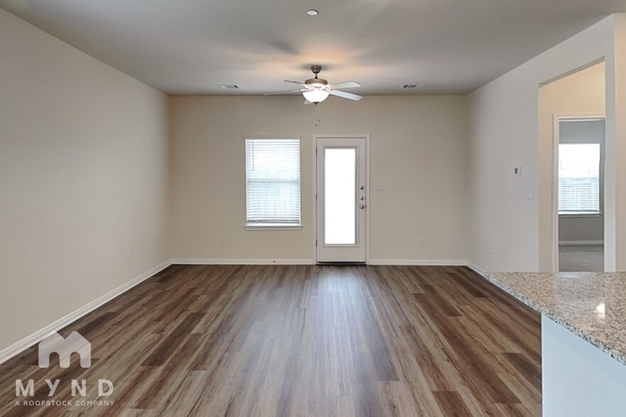 Building Photo - 1850 Settlers Glen Dr