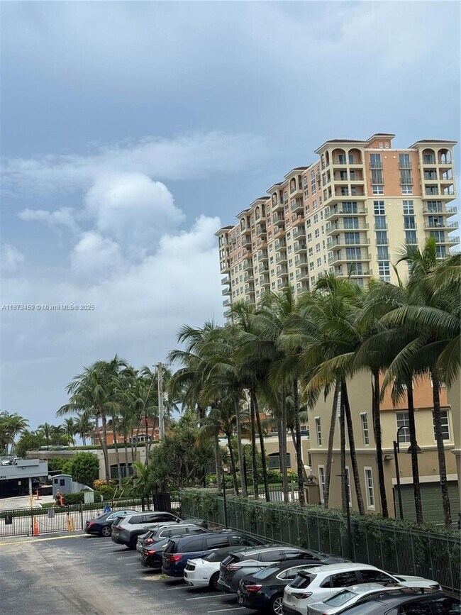 Building Photo - 2049 S Ocean Dr