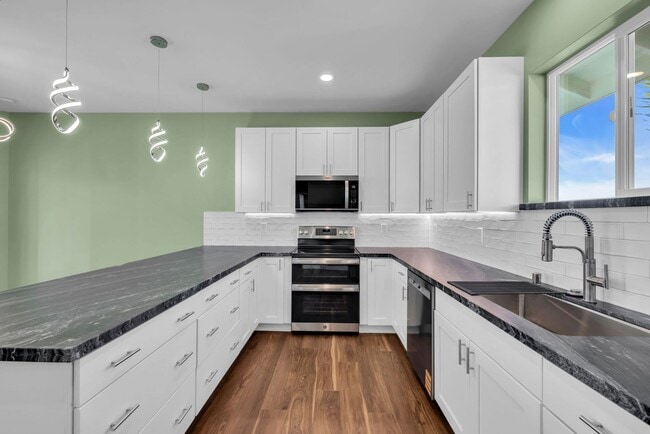 Building Photo - 1276 S Nahale Pl