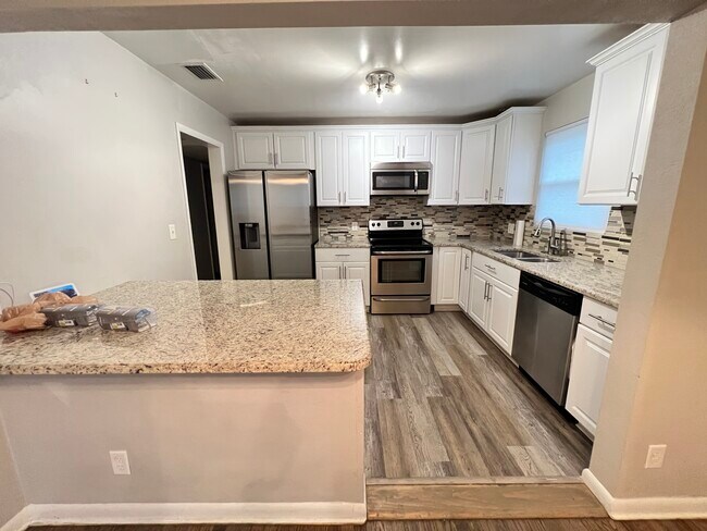 Building Photo - 3219 Fruitwood Ln