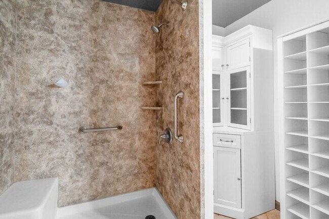 Building Photo - Space to Live, Room to Dream, 4BR/2BA with flex space, office, 2 car dettached garage and ample p...