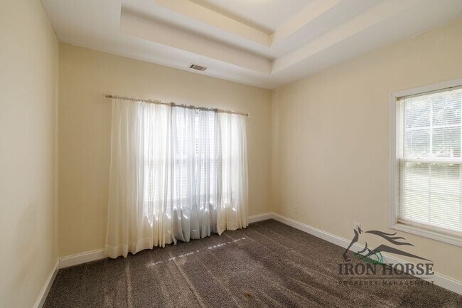Building Photo - 411 Timber Creek Dr