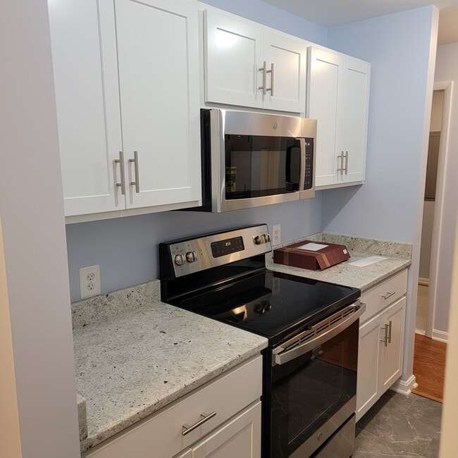 Building Photo - 6425 Richmond Hwy