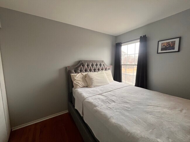 Building Photo - 610 Lakeridge Ct