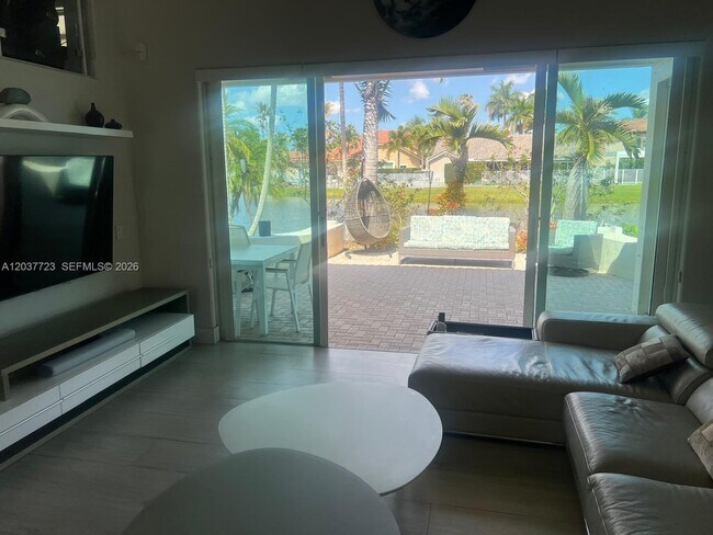 Building Photo - 1130 Spyglass