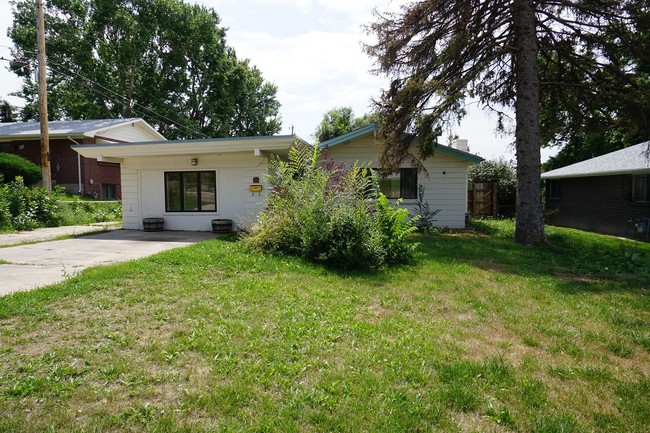 Building Photo - 850 W Chenango Ave