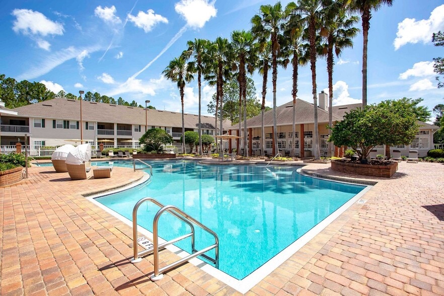 Building Photo - Hunters Crossing