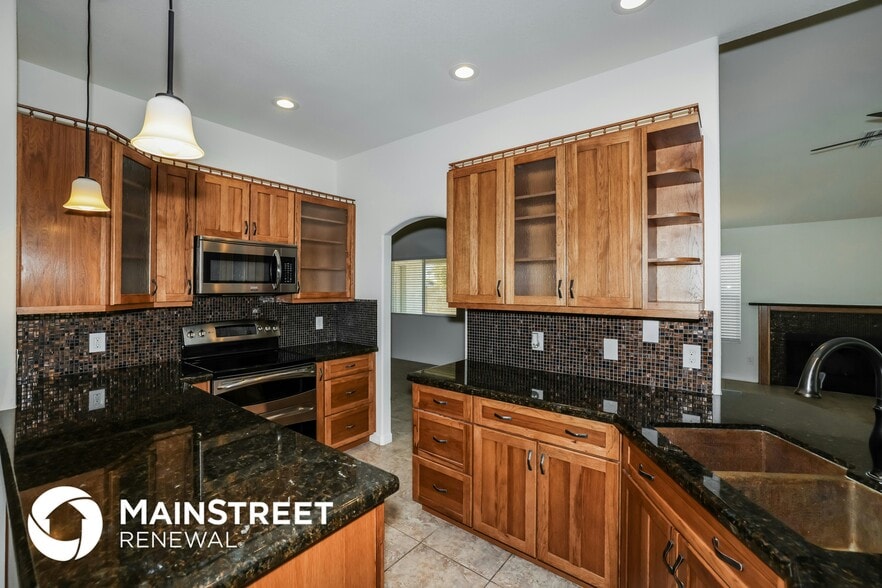 Building Photo - 5608 N 74th Dr