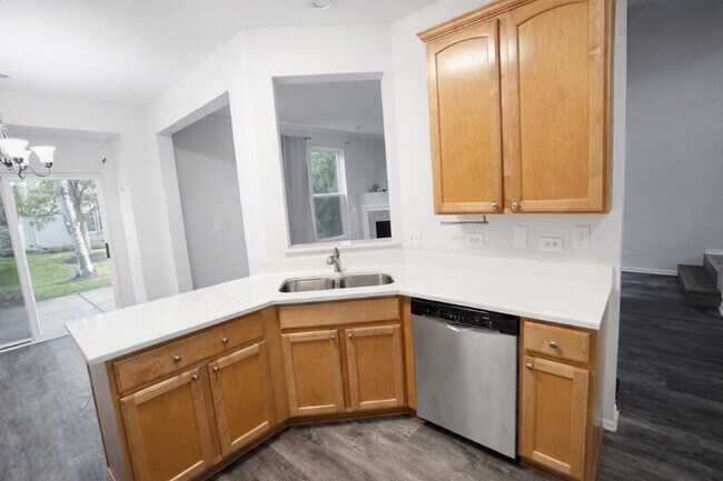 Building Photo - 3224 Bromley Ln