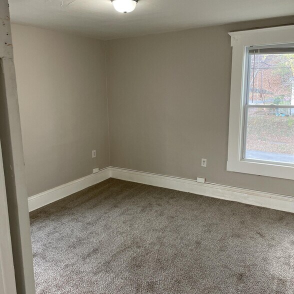 Building Photo - 102 Woodruff Ave