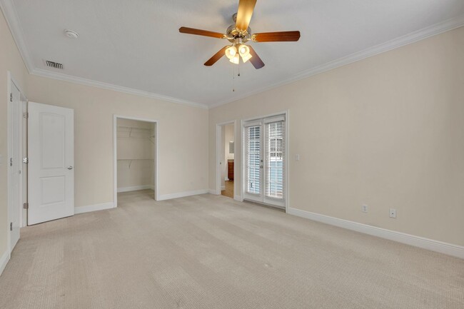 Building Photo - Gorgeous Townhome in Downtown Orlando