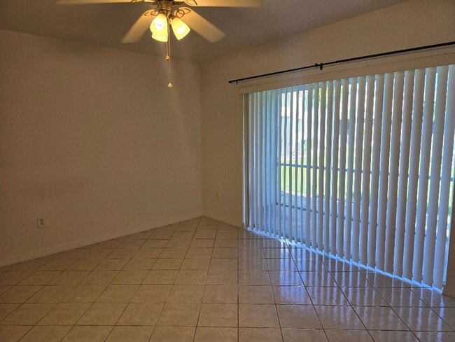 Building Photo - 1609 SW 51st St