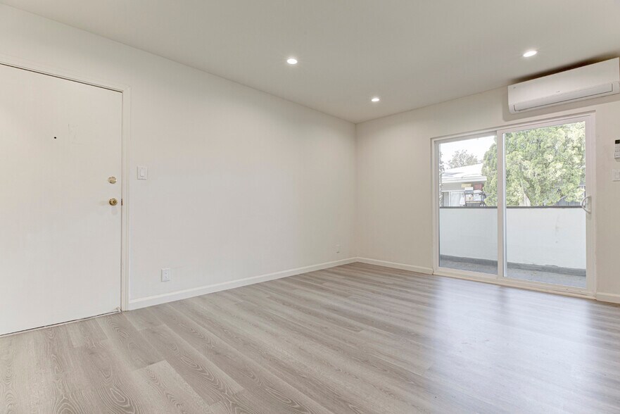 Building Photo - 12817 Barbara Ann St