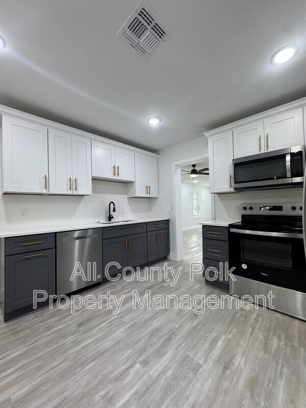 Building Photo - 1441 Dann St