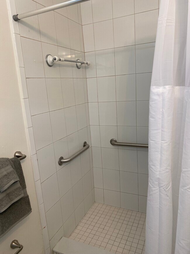 Building Photo - 3021 SW 78th Ct