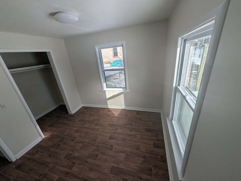 Building Photo - 181 W 2nd St