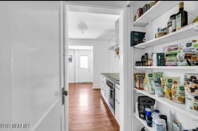 Building Photo - 208 E Bergen Pl