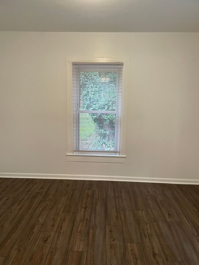 Building Photo - Adorable 1BR Home with Office/Den