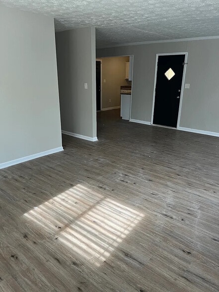 Building Photo - Room in House on Moray St SW