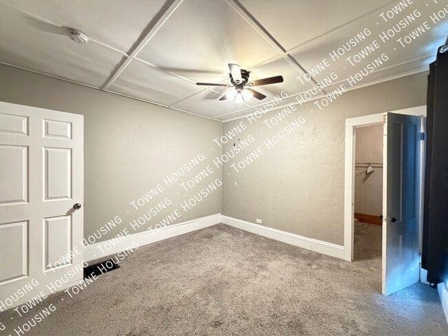 Building Photo - 321 Washburn St