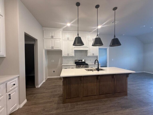 Building Photo - 8401 HazelWood Wy