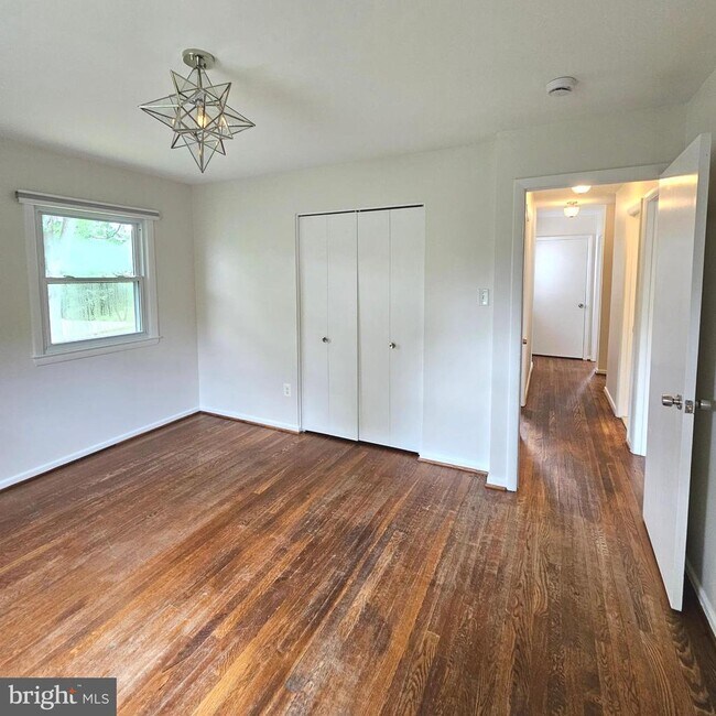 Building Photo - 8533 Pepperdine Dr