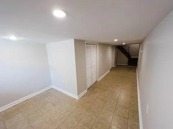 Building Photo - 721 S Milton Ave