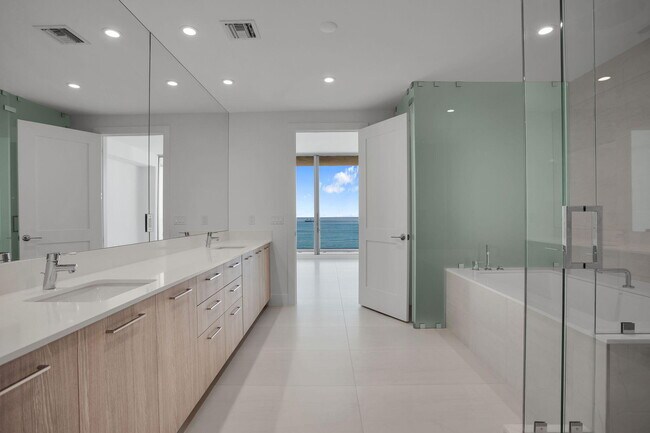 Building Photo - 151 N Seabreeze Blvd