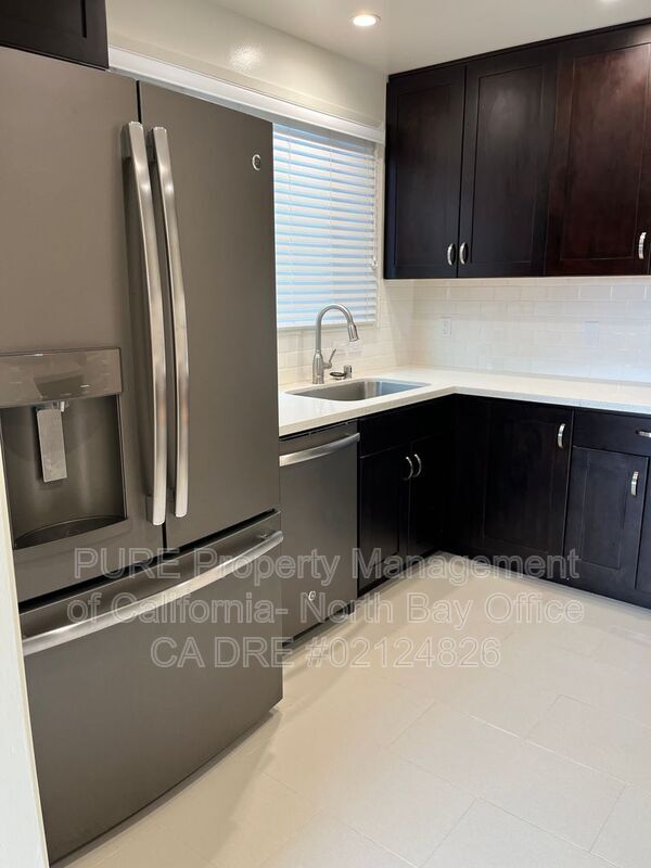 Building Photo - 305 Dellbrook Ave