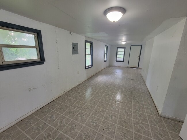 Building Photo - 14052 Railroad Ave