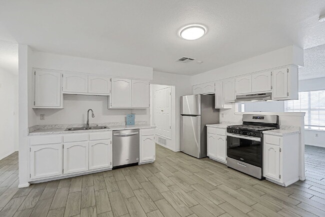 Building Photo - 1724 Gambel Quail Dr