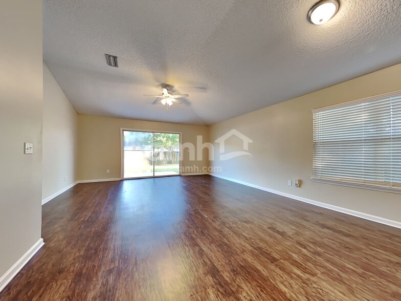 Building Photo - 8074 Shadwell Ct