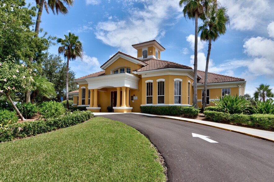 Building Photo - 5095 Fairways Cir